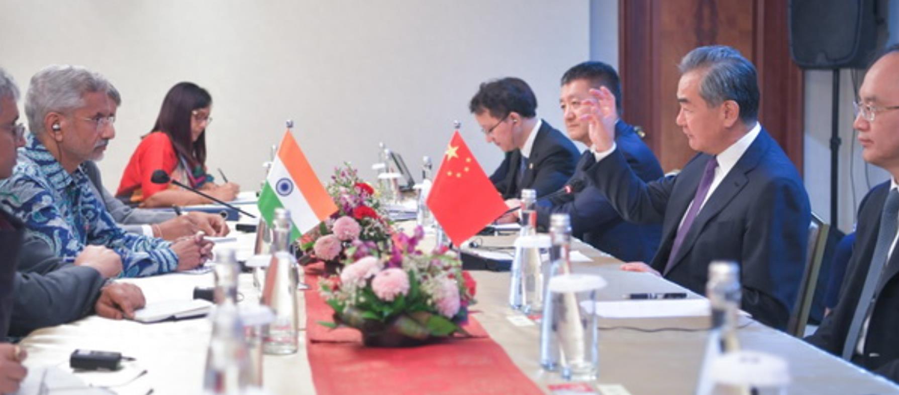 外交部中印最新动态，背后的故事与小巷中的探索之旅