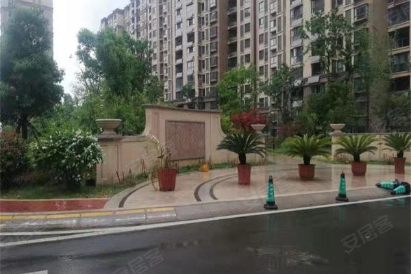 六安柏林印象房价揭秘，友情与家的温馨故事